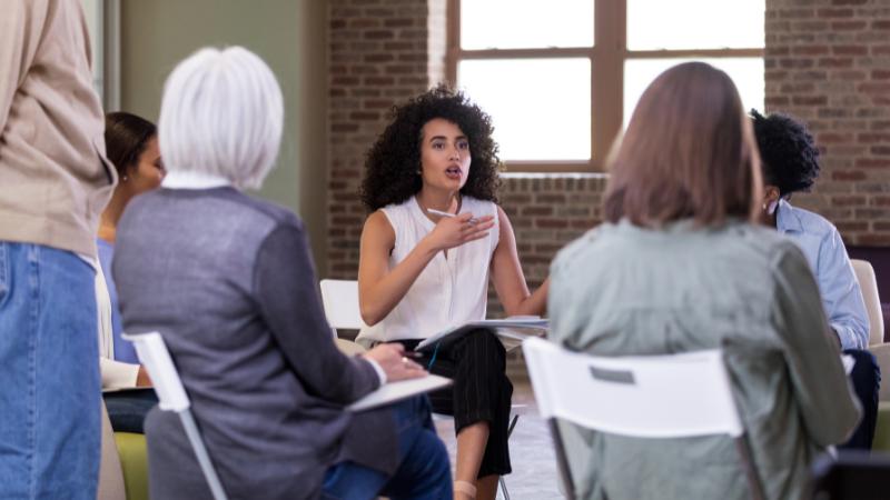 Teamwork : Facilitating Group Discussions